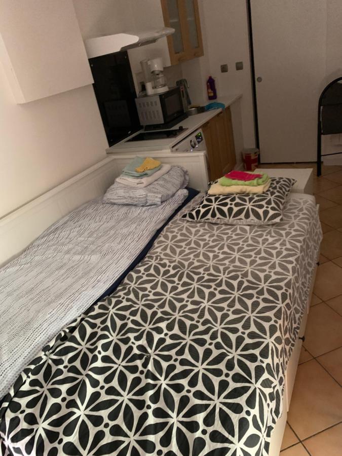 Joli Studio Tout Confort Avec Toutes Commodites Vaulx-en-Velin Zewnętrze zdjęcie